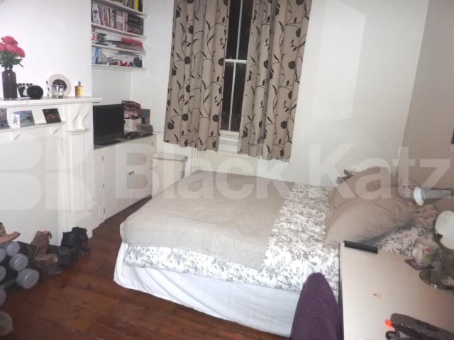 			NEW INSTRUCTION!, 2 Bedroom, 1 bath, 1 reception Flat			 Hornsey Street, HOLLOWAY